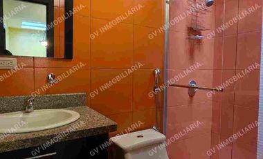 EN VENTA - CASA CON 3 DORMITORIOS AMPLIOS, sector Las Pencas - Av. Del Tejar.