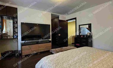 EN VENTA - CASA CON 3 DORMITORIOS AMPLIOS, sector Las Pencas - Av. Del Tejar.