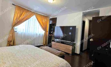 EN VENTA - CASA CON 3 DORMITORIOS AMPLIOS, sector Las Pencas - Av. Del Tejar.