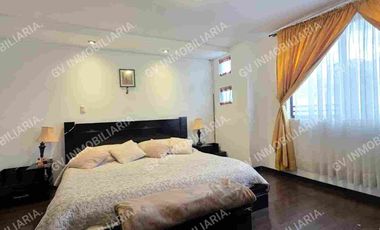 EN VENTA - CASA CON 3 DORMITORIOS AMPLIOS, sector Las Pencas - Av. Del Tejar.