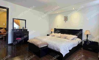 EN VENTA - CASA CON 3 DORMITORIOS AMPLIOS, sector Las Pencas - Av. Del Tejar.