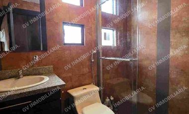 EN VENTA - CASA CON 3 DORMITORIOS AMPLIOS, sector Las Pencas - Av. Del Tejar.