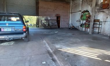 GALPON EN VENTA  - COLON 6450  GALPON DESARROLLADO SOBRE LOTE DE 10 X 44, CON AMPLIO ESPACIO LIBRE DE TERRENO Y EXCELENTE ALTURA