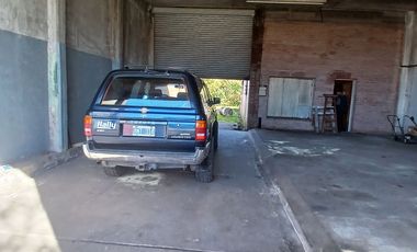 GALPON EN VENTA  - COLON 6450  GALPON DESARROLLADO SOBRE LOTE DE 10 X 44, CON AMPLIO ESPACIO LIBRE DE TERRENO Y EXCELENTE ALTURA