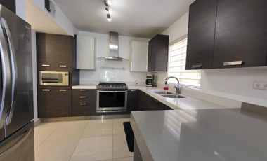 CASA EN RENTA EN LA RIOJA RESIDENCIAL. MEXICALI