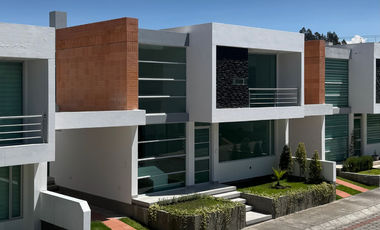 Casa de Venta en Latacunga. Conjunto La Quinta.