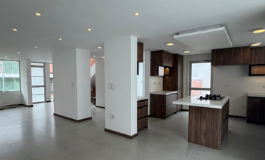 Casa de Venta en Latacunga. Conjunto La Quinta.