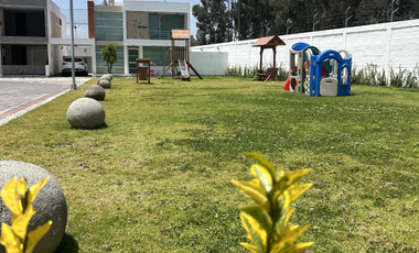 Casa de Venta en Latacunga. Conjunto La Quinta.