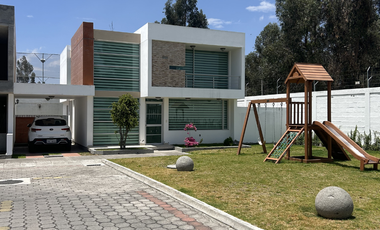 Casa de Venta en Latacunga. Conjunto La Quinta.