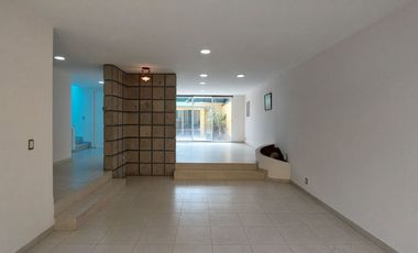 Casa en venta en Jardines de Santa Mónica