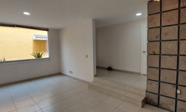 Casa en venta en Jardines de Santa Mónica