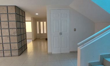 Casa en venta en Jardines de Santa Mónica