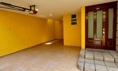Casa en venta en Jardines de Santa Mónica