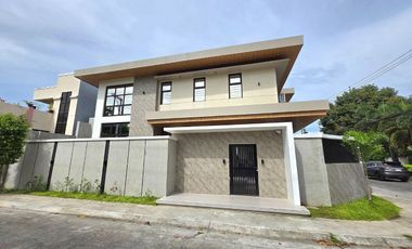 FOR SALE MODERN FURNISHED HOME WITH POOL AND 2 INCOME GENERATING APARTMENT NEAR SM TELABASTAGAN