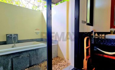 Pool Villa with Private Swimming Pool Near Santiburi Golf Course