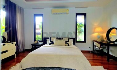 Pool Villa with Private Swimming Pool Near Santiburi Golf Course