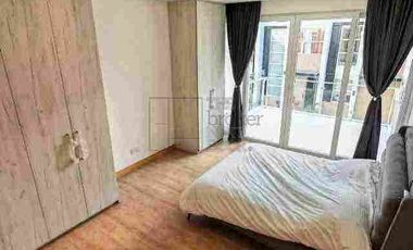MODERN TOWNHOUSE FOR SALE IN ACACIA ESTATES MAHOGANY PLACE