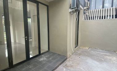 DISEWA RUMAH – Citraland Tallasa City Cluster White Floral