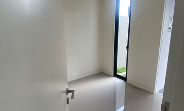 DISEWA RUMAH – Citraland Tallasa City Cluster White Floral