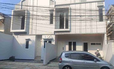 Rumah Baru Dua Lantai di Percetakan Negara, Jakarta Pusat