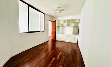 Acogedora e iluminada casa con salida directa a parque 🏡🌳