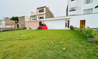 Acogedora e iluminada casa con salida directa a parque 🏡🌳