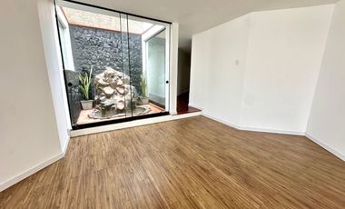Acogedora e iluminada casa con salida directa a parque 🏡🌳