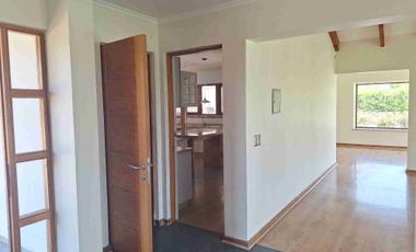Se Arrienda Hermosa Casa en Parcela