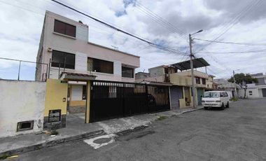 CASA RENTERA EN VENTA CARCELEN BAJO NORTE DE QUITO
