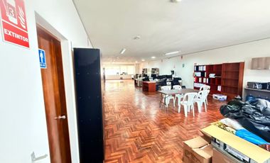 OFICINA EN VENTA – SURCO (FRENTE A ESTACIÓN AYACUCHO – LÍNEA 1)