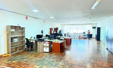OFICINA EN VENTA – SURCO (FRENTE A ESTACIÓN AYACUCHO – LÍNEA 1)