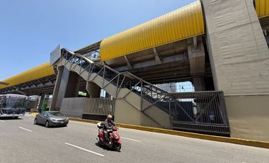 OFICINA EN VENTA – SURCO (FRENTE A ESTACIÓN AYACUCHO – LÍNEA 1)