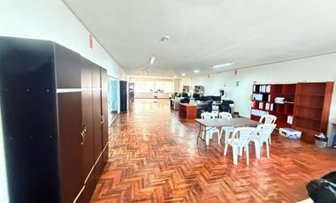 OFICINA EN VENTA – SURCO (FRENTE A ESTACIÓN AYACUCHO – LÍNEA 1)