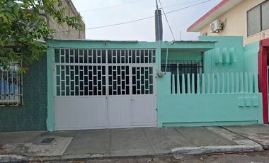 CASA EN RENTA,CERCA DE LA AV. CUAUHTEMOC