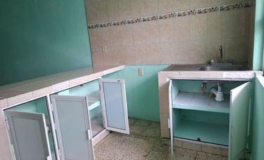 CASA EN RENTA,CERCA DE LA AV. CUAUHTEMOC