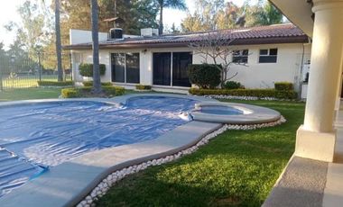 CASA A CAMPO DE GOLF EN PRIVADA, VILLAS DE IRAPUATO