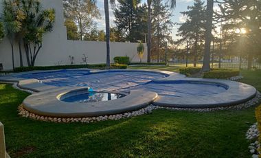 CASA A CAMPO DE GOLF EN PRIVADA, VILLAS DE IRAPUATO
