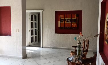 CASA A CAMPO DE GOLF EN PRIVADA, VILLAS DE IRAPUATO