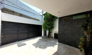 CASA CON ALBERCA EN MORELOS