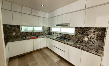 CASA CON ALBERCA EN MORELOS