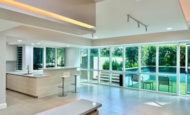 Garden Unit 2 Bedroom with Brand New Appliances For Sale Hidalgo Place Makati