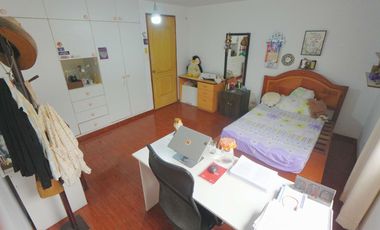 🏡 CASA EN ESQUINA CON LOCAL COMERCIAL + 3 PISOS INDEPENDIENTES 🏡