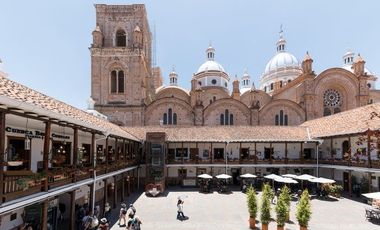 VENTA HOTEL / CENTRO DE NEGOCIOS - CUENCA
