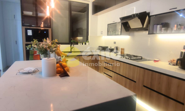 Casa de Estreno de Lujo en Venta con Piscina – Urb. Quinta Ana María, Piura