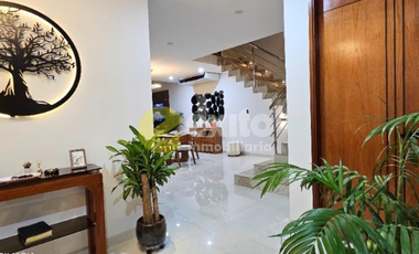 Casa de Estreno de Lujo en Venta con Piscina – Urb. Quinta Ana María, Piura