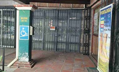 Local comercial en placita frente a Plaza Cuernavaca