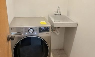 CASA DE UN PISO EN VENTA EN MIRAVALLE