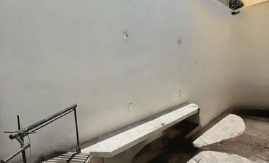 CASA DE UN PISO EN VENTA EN MIRAVALLE