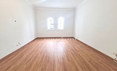 ALQUILER casa en San Isidro , 4 dorm, con terraza y jardin