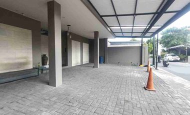 Kos Exclusive Furnish Mewah Tengah Kota Ada Kolam Renang Luas Turun Harga
